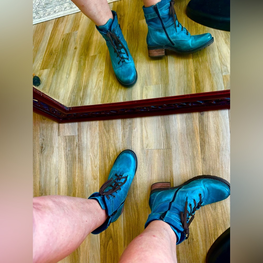 Dromedaries Boots, zipper and laces. Kiara, Teal size 9.5
